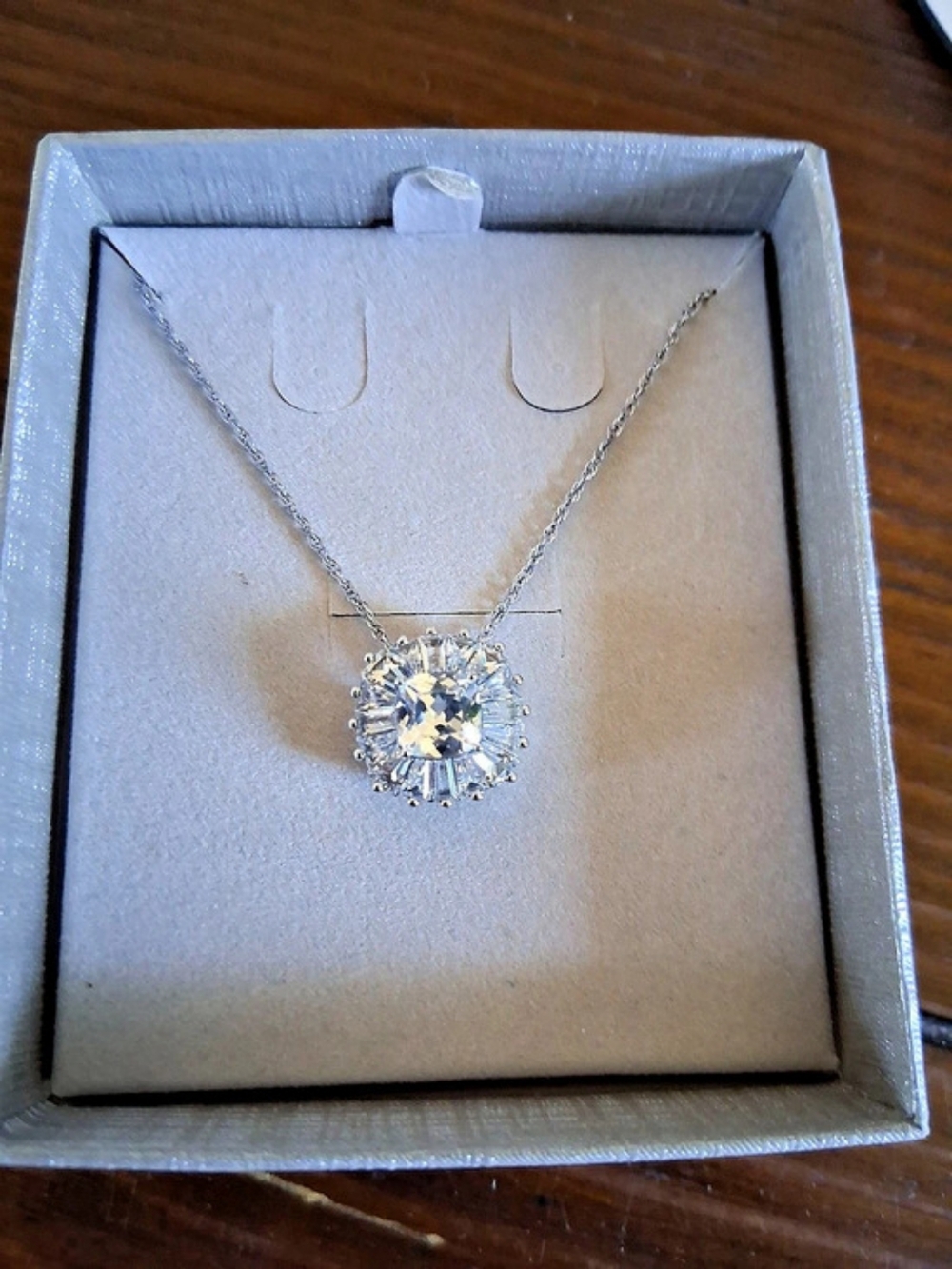 Zales .925 Necklace Like New Cubic Zirconia